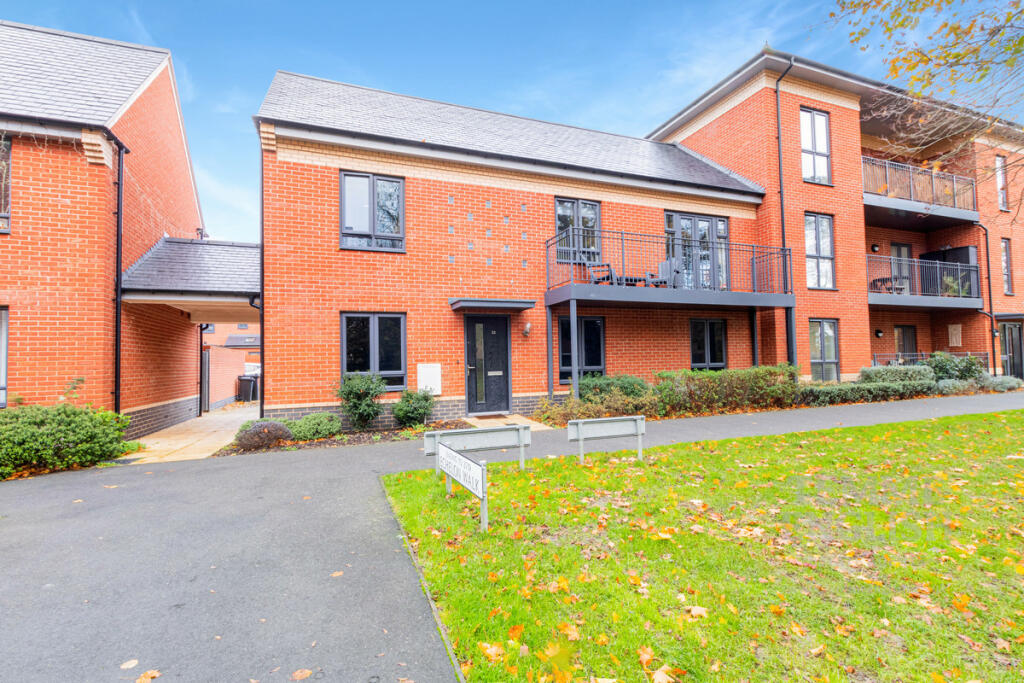 2 bedroom coach house for sale in Echelon Walk, Colchester, CO4