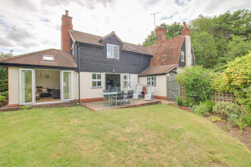 3 bedroom semidetached house for sale in Tiptree Road, Wickham
