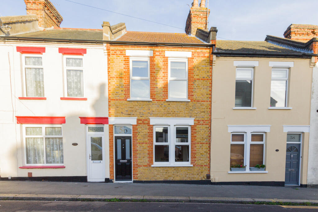 2 bedroom terraced house for sale in Brighton Avenue, SouthendonSea, SS1