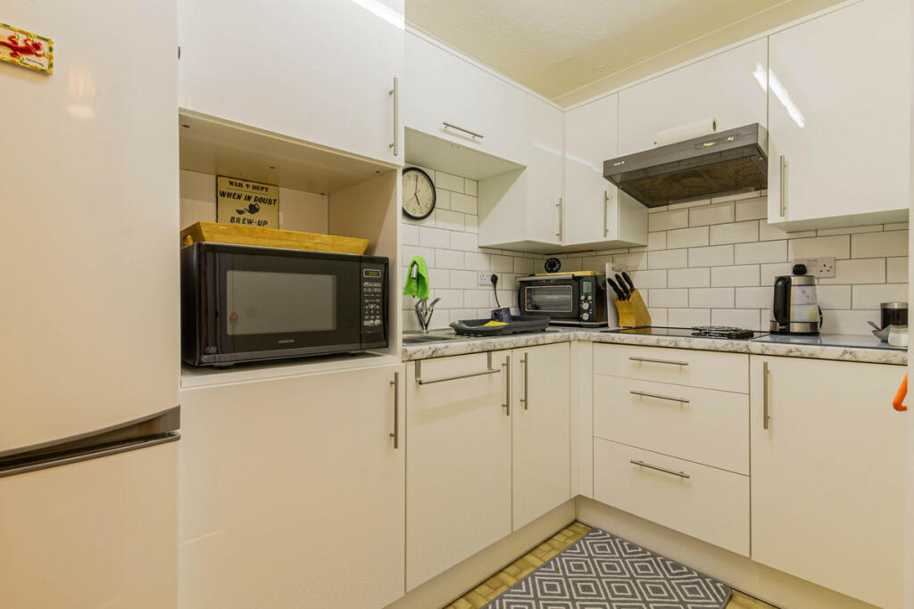 Additional property image - Ipswich Road, Colchester, CO4