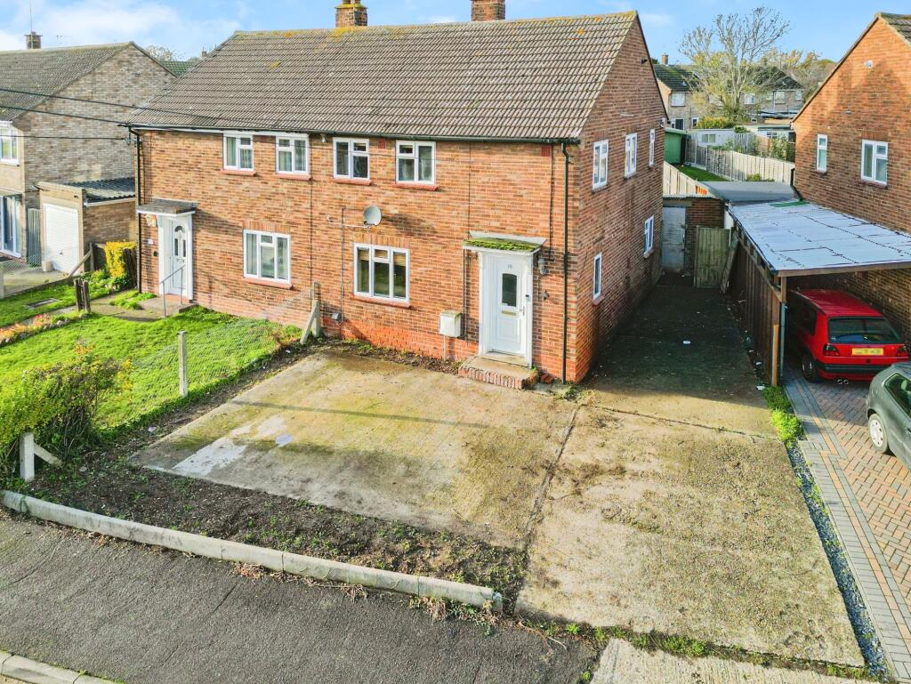 Main image of property: Walnut Tree Way, Tiptree, CO5
