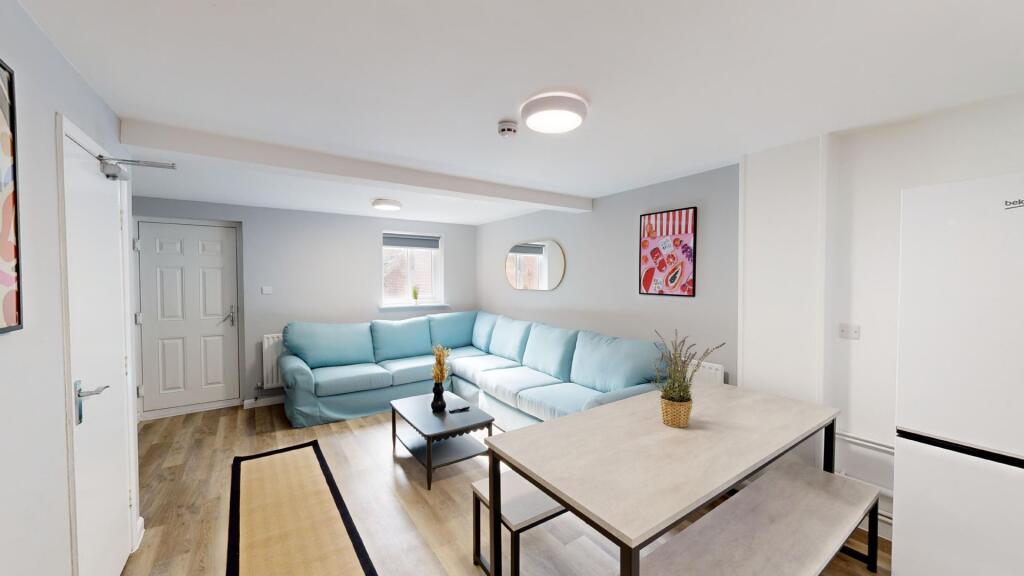 Main image of property: 5 Russell Street NG74FL