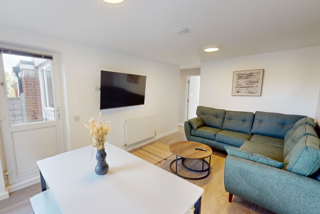 Main image of property: 18 Lebanon Close EX4 5EW