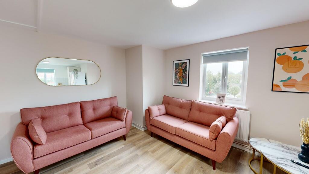 Main image of property: 1c, Russell Street NG74FL