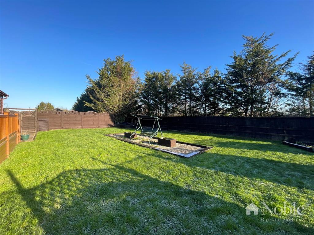 1 bedroom property for sale in St. Marys Lane, Upminster, RM14