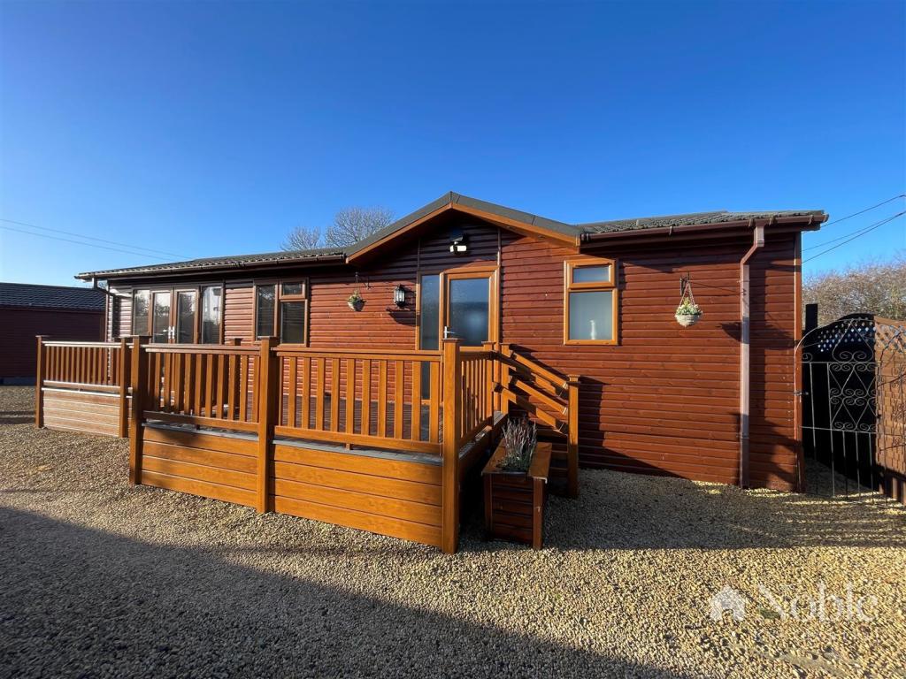 1 bedroom property for sale in St. Marys Lane, Upminster, RM14