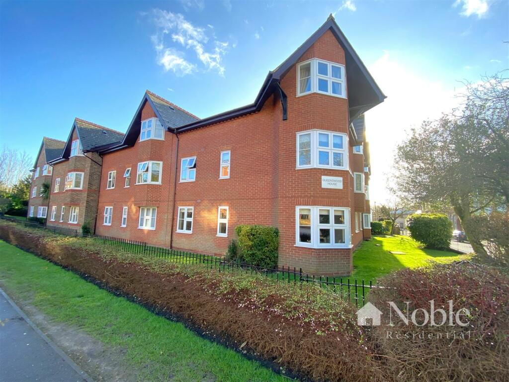 1 bedroom retirement property for sale in Eastfield Road, Brentwood, CM14