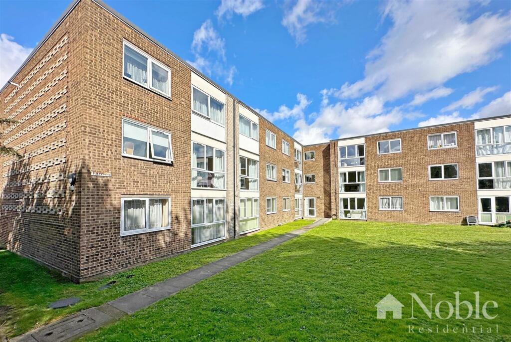 Main image of property: Chaplaincy Gardens, Hornchurch