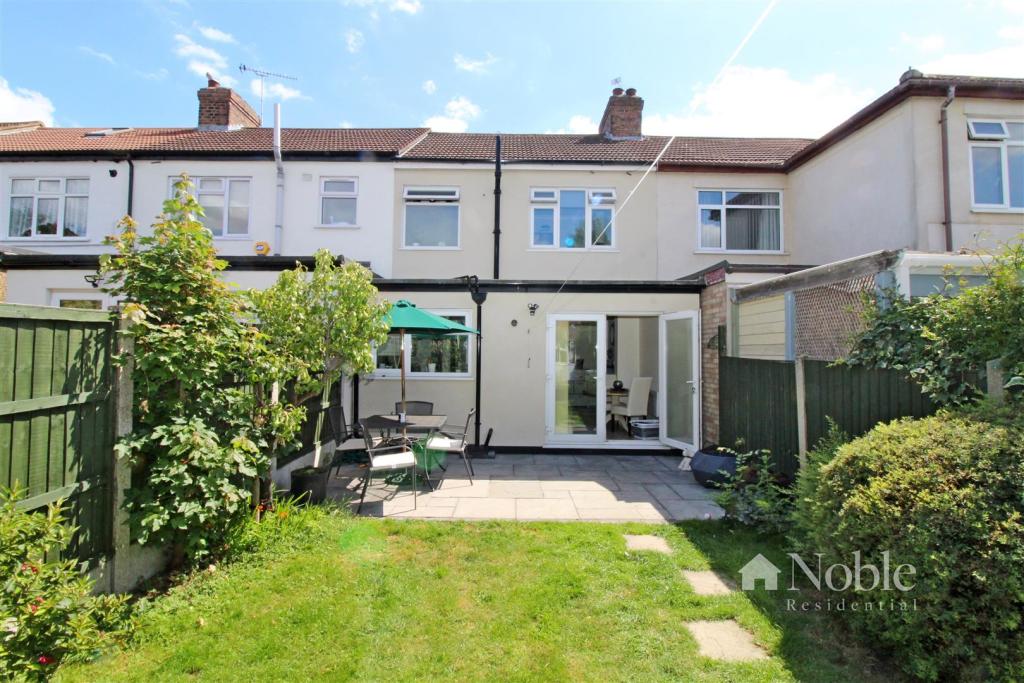 3 bedroom terraced house for sale in Chestnut Avenue, Hornchurch, RM12