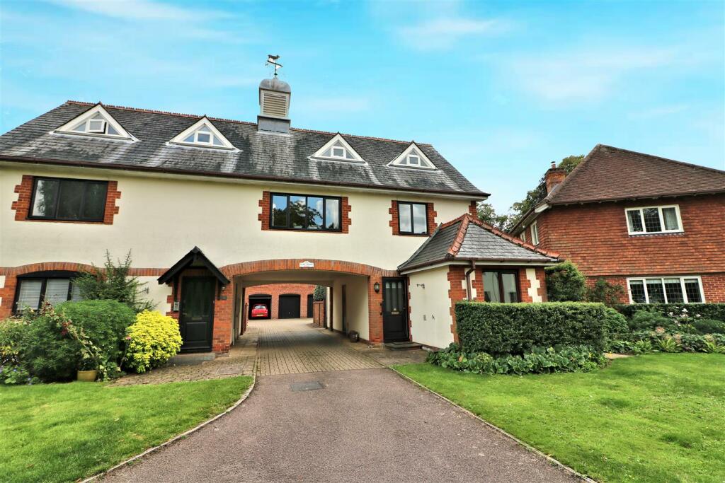 2 bedroom terraced house for sale in Park Green Mews, Park Lane, Old