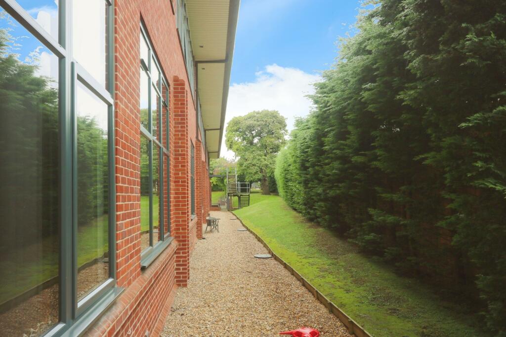 Additional property image - Bellmont Lodge, Welwyn Garden City, Herts, AL7