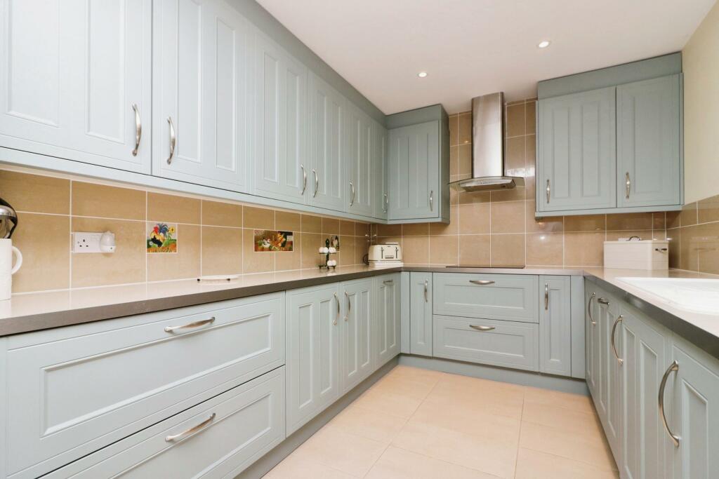 Additional property image - Hillside Way, Welwyn, Herts, AL6