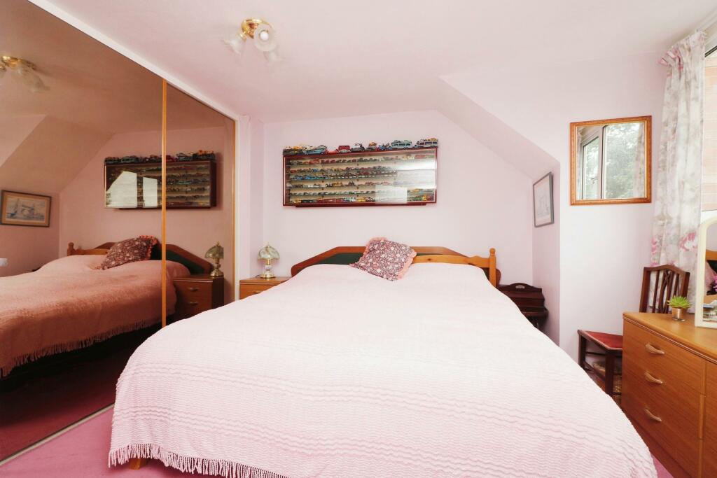 Additional property image - Hillside Way, Welwyn, Herts, AL6