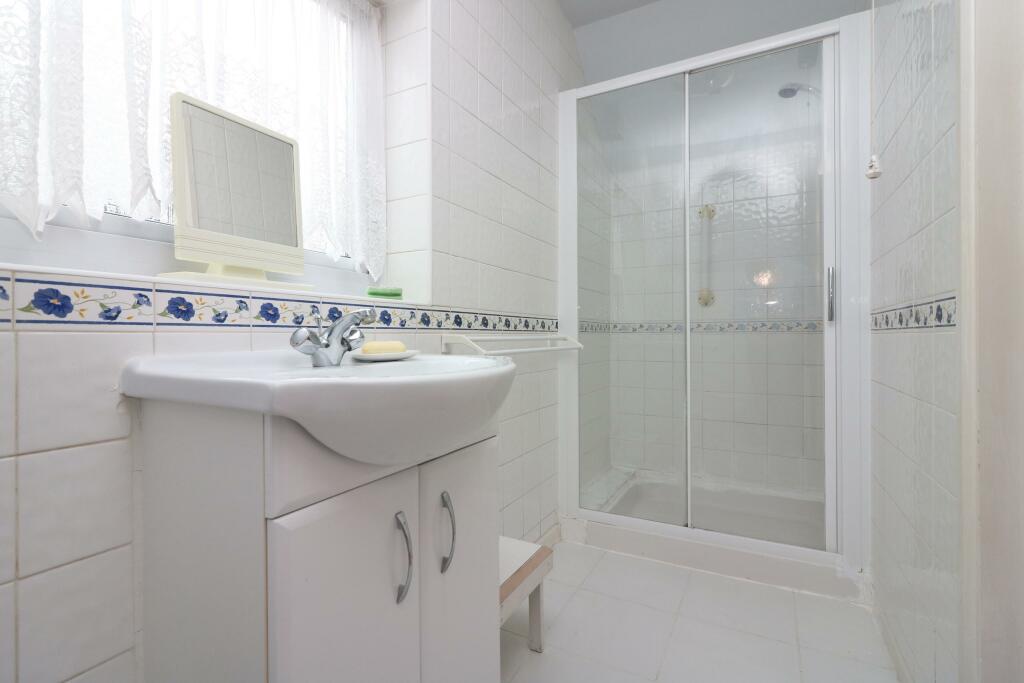 Additional property image - Hillside Way, Welwyn, Herts, AL6