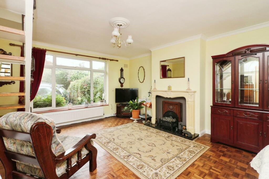 Additional property image - Hillside Way, Welwyn, Herts, AL6