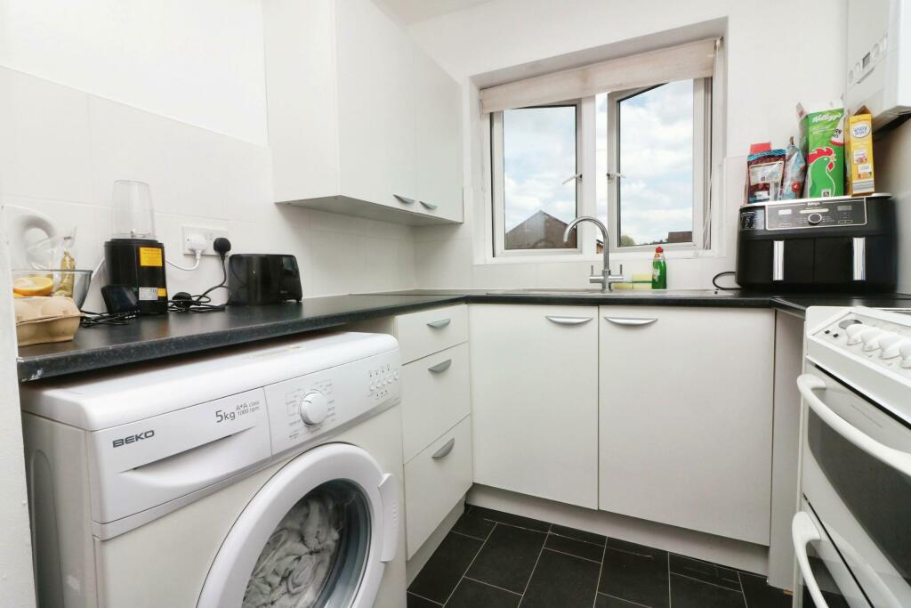 Additional property image - Jasmine Gardens, Hatfield, AL10
