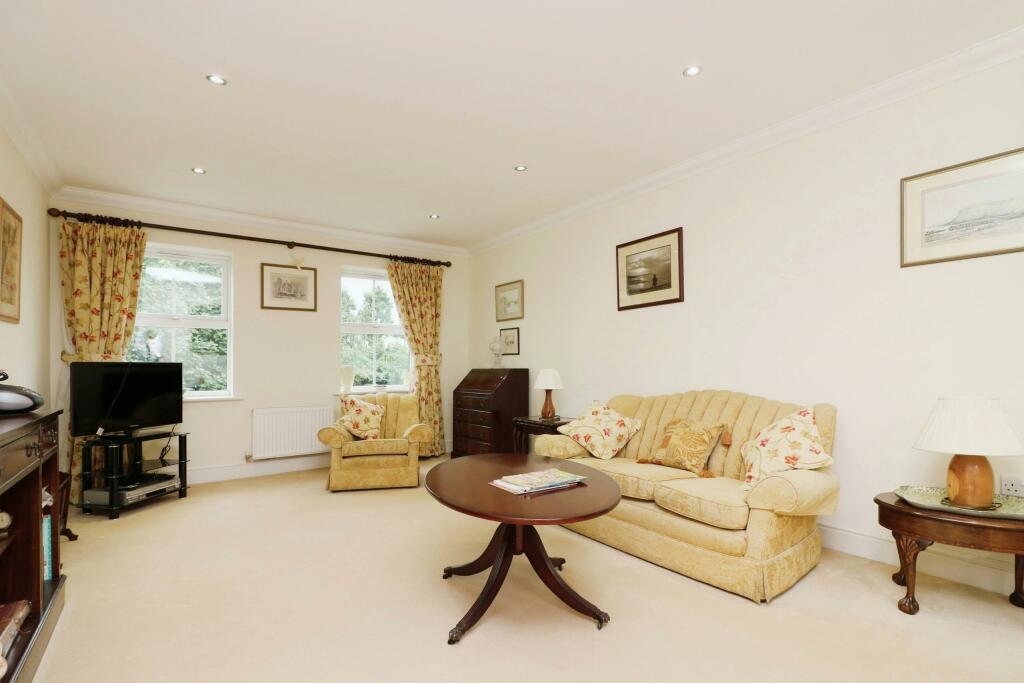 Additional property image - Wendover Lodge, Welwyn, Herts, AL6