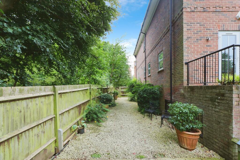 Additional property image - Wendover Lodge, Welwyn, Herts, AL6