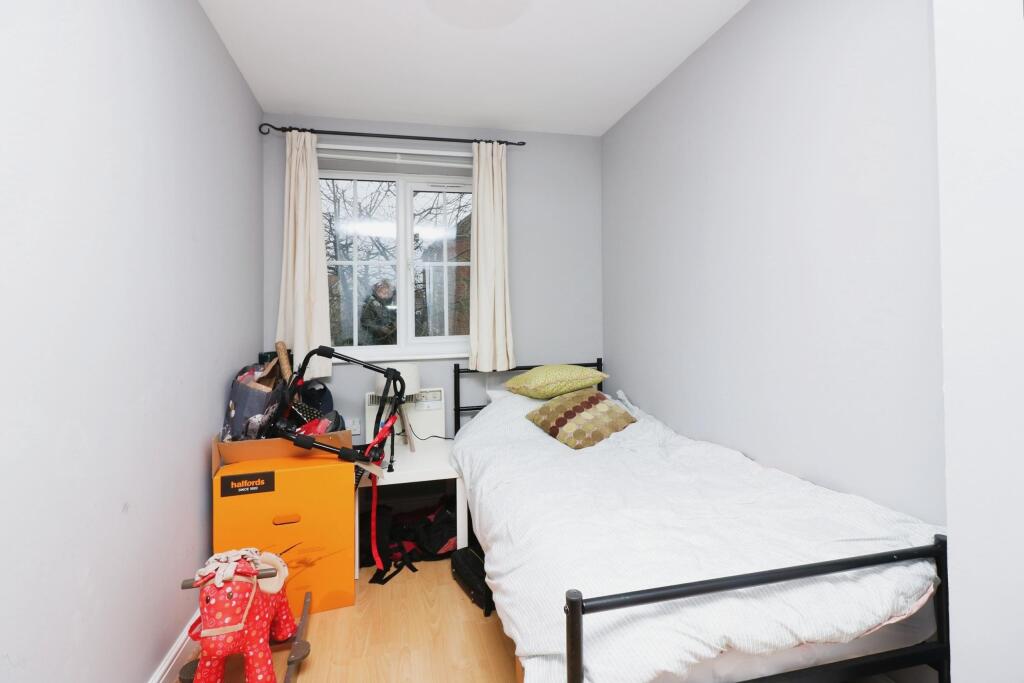 Additional property image - Node Way Gardens, Welwyn, AL6