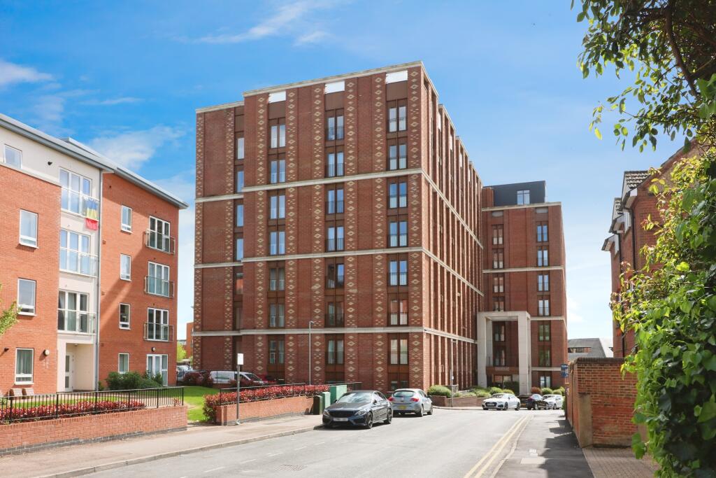 Main image of property: Grovesnor Road, St Albans, AL1