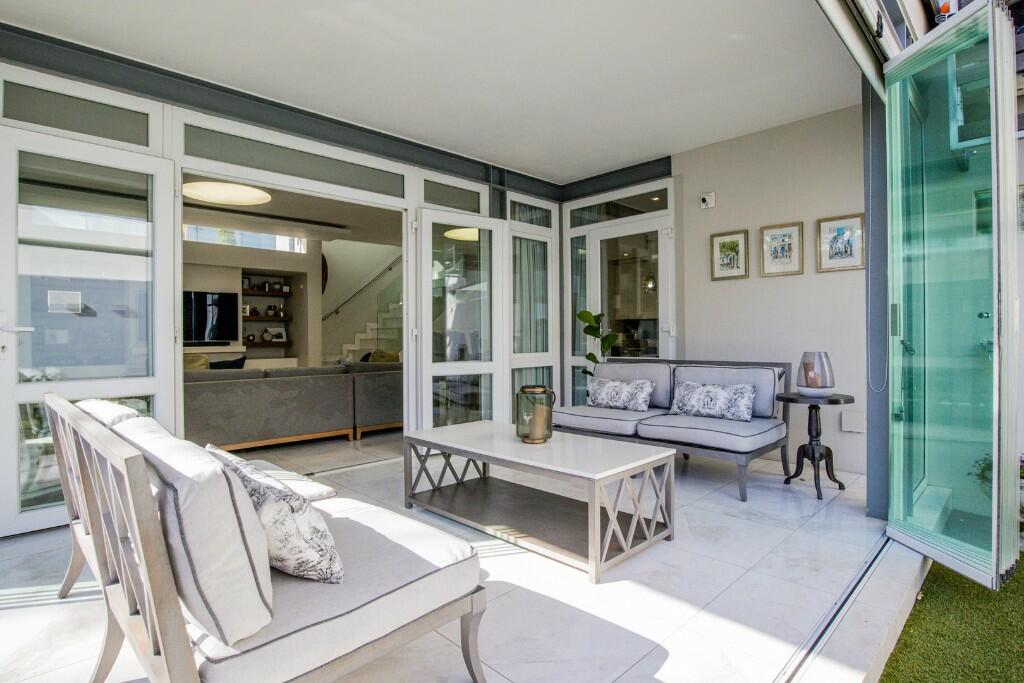 3 bedroom house for sale in Upper Claremont, Cape Town, Western Cape