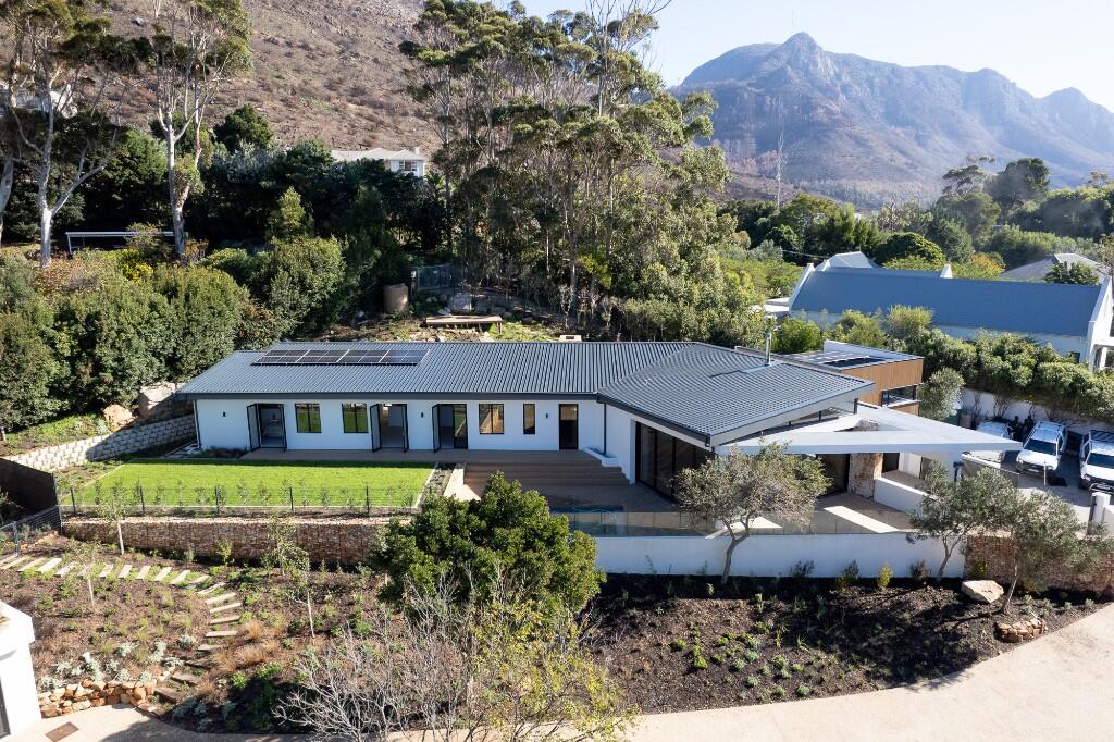 Main image of property: Zwaanswyk, Cape Town, Western Cape