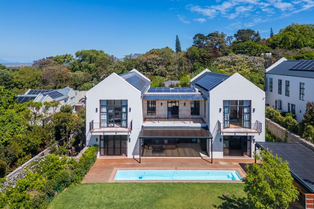 Main image of property: Constantia, Cape Town, Western Cape