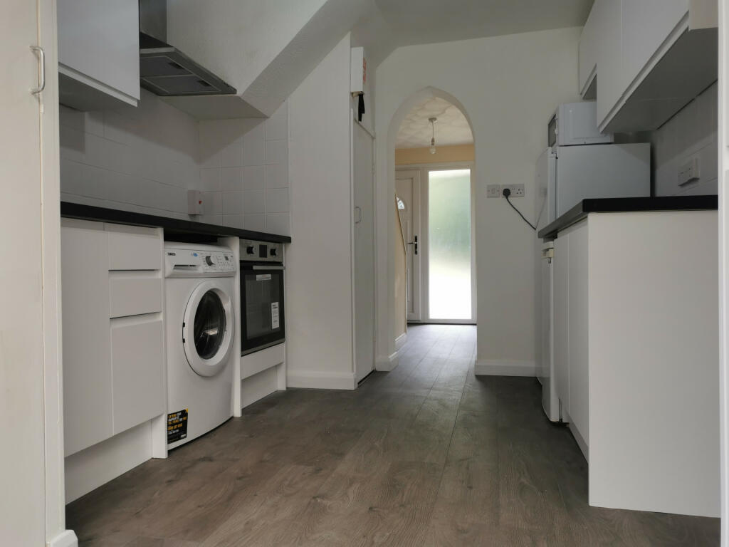 4 bedroom house for rent in Tenterden Drive, Canterbury, CT2