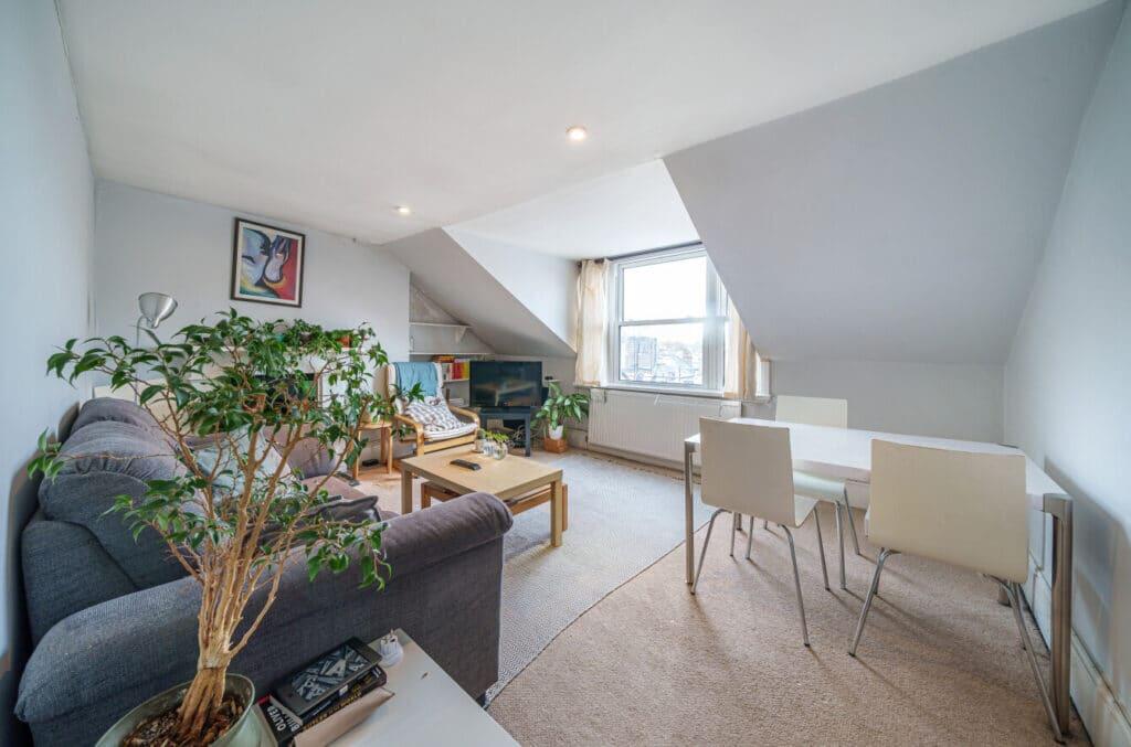 Main image of property: 2 bedroom flat to rent on Lavender Hill, Battersea SW11