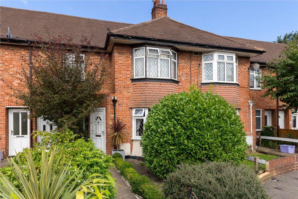 Main image of property: 2 bed flat to rent in Errol Gardens, Motspur Park KT3