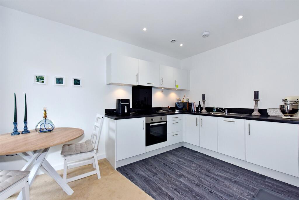 Main image of property: High Street, Reading, Berkshire, RG1