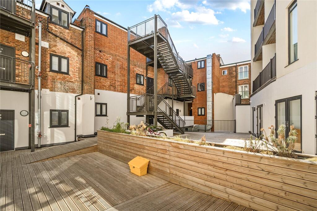 Main image of property: High Street, Reading, Berkshire, RG1