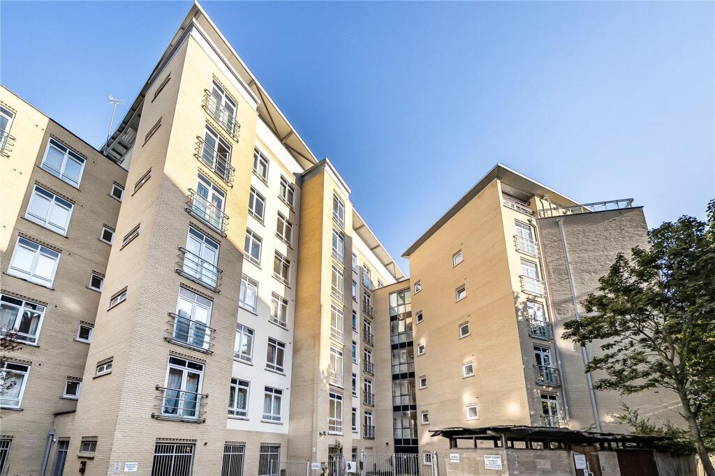 Main image of property: Kenavon Drive, Reading, Berkshire, RG1