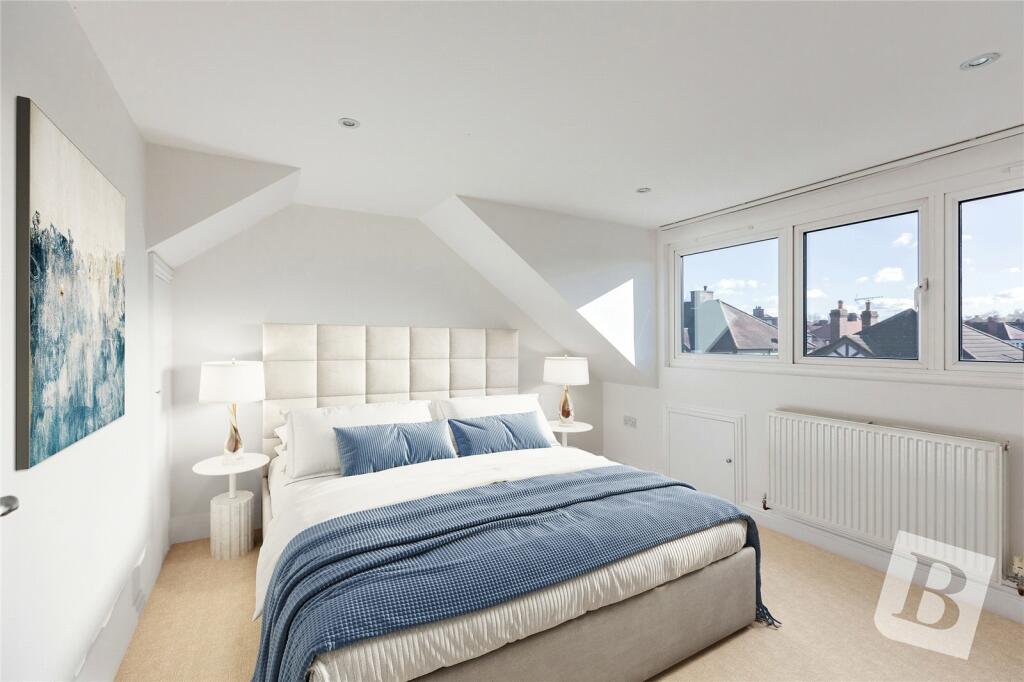 4 bedroom terraced house for sale in Upper Walthamstow Road