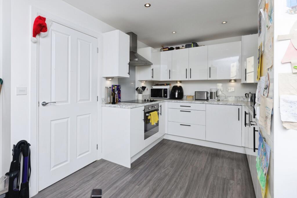 Main image of property: Greenside Close, Harrogate, HG1