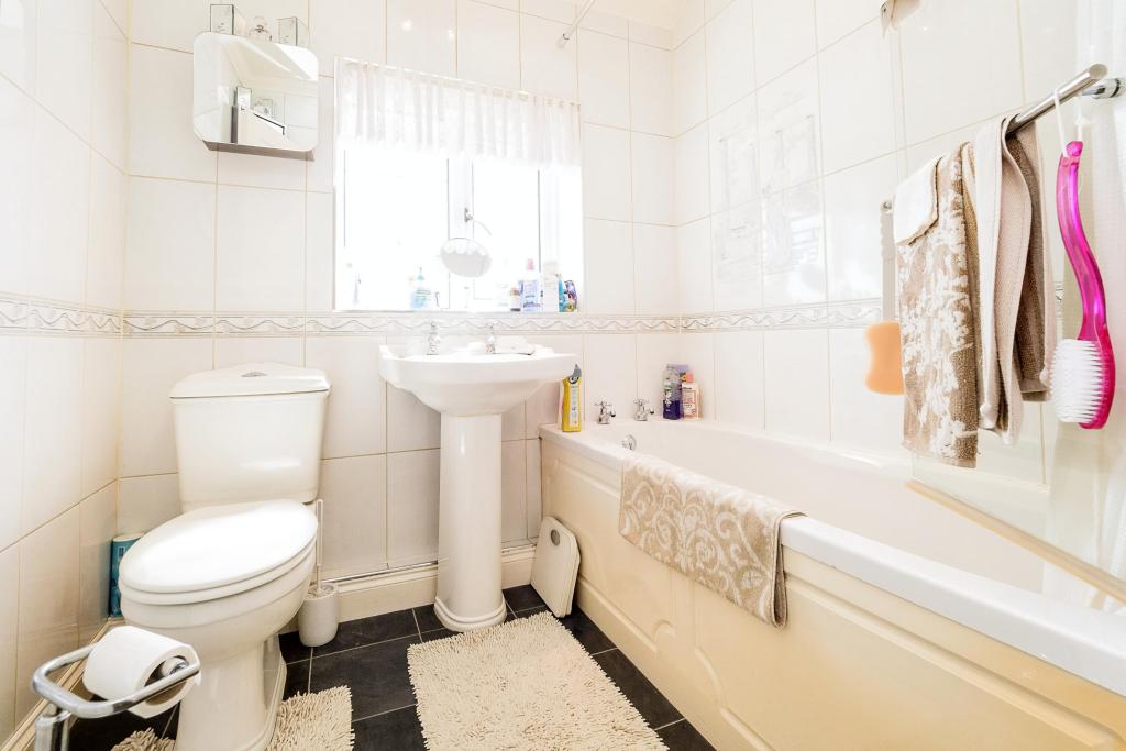 2 bedroom terraced house for sale in Briar Road, Romford, RM3