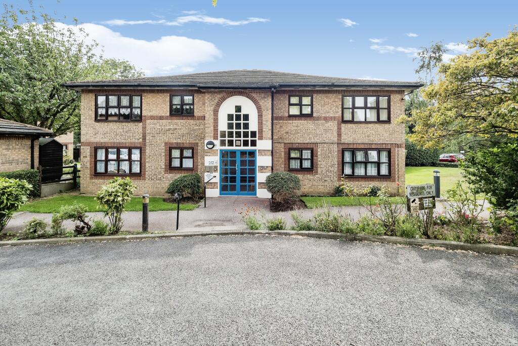 1 bedroom retirement property for sale in Abbs Cross Gardens