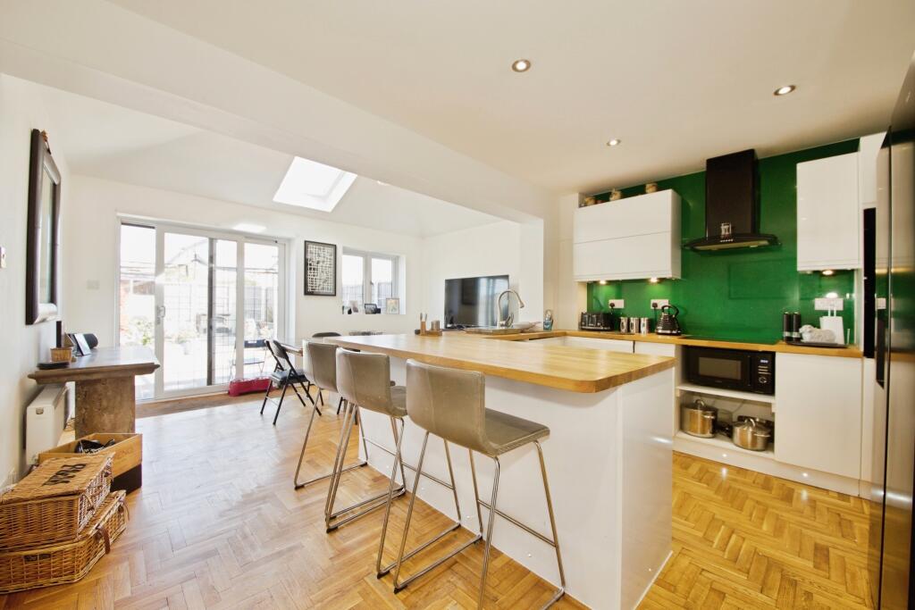 Main image of property: Sarre Avenue, Hornchurch, RM12