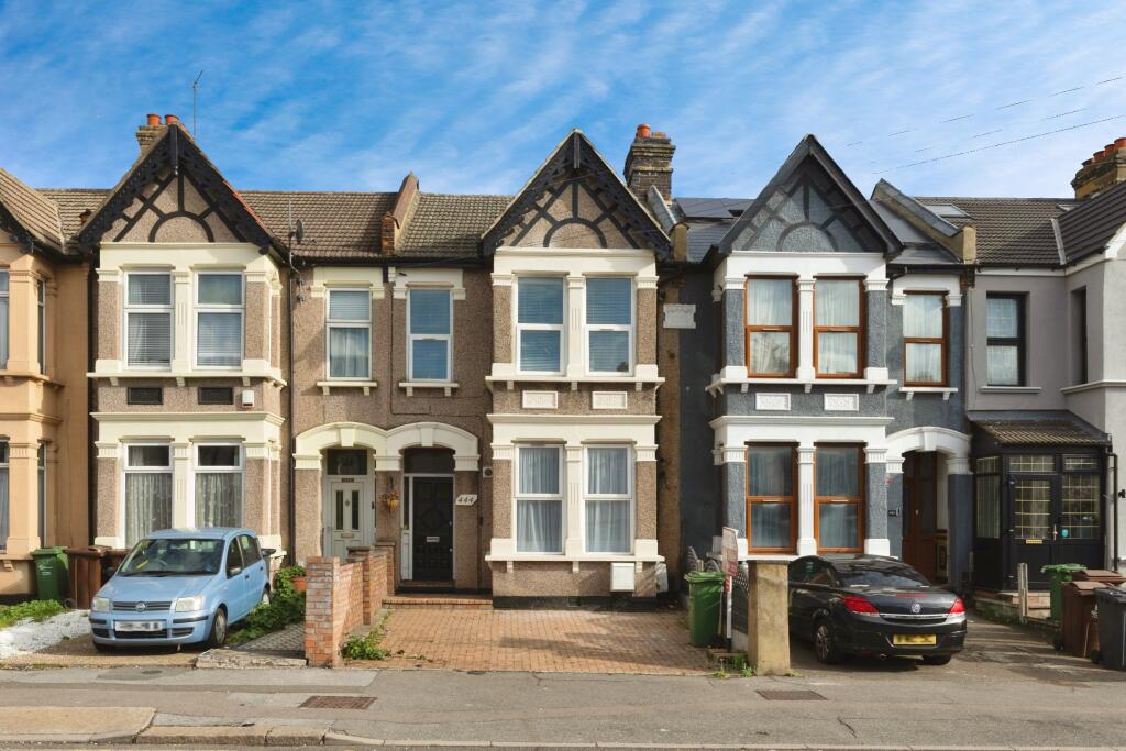 Main image of property: Whalebone Lane North, Romford, RM6