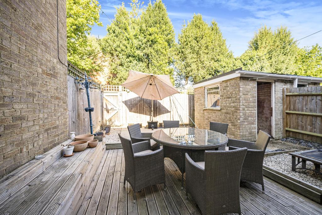 3 bedroom terraced house for sale in Elm Road, High HP12