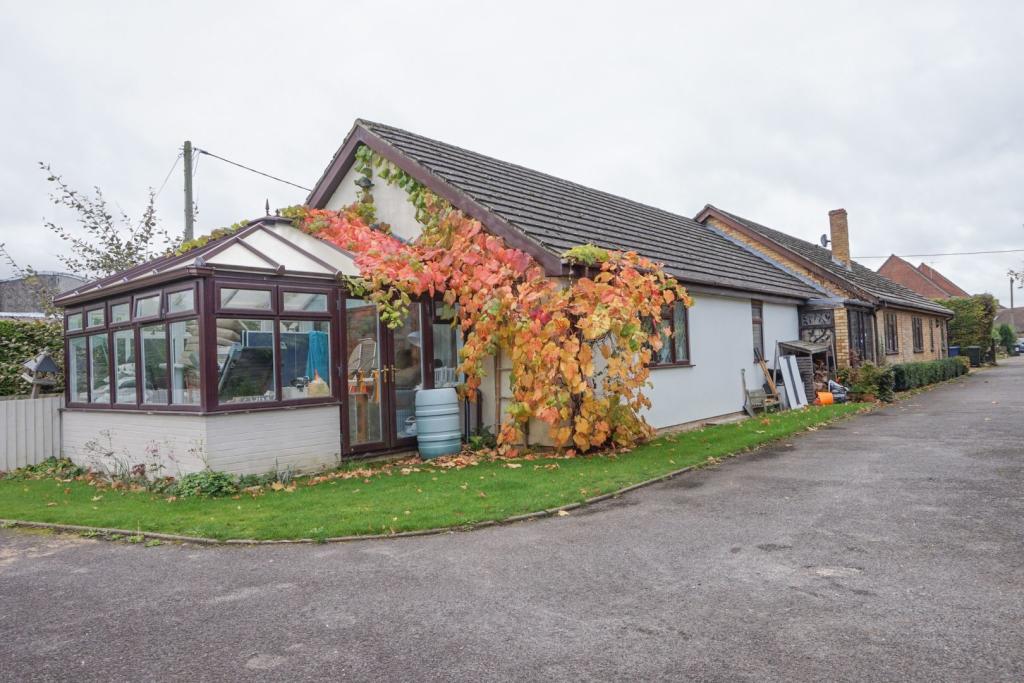 4 bedroom detached bungalow for sale in Bridge Street, Great Kimble, HP17