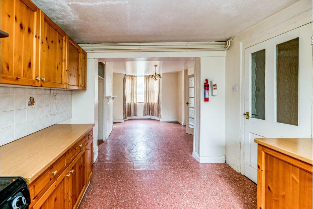 10 bedroom terraced house for sale in Tring Road, Aylesbury, HP20