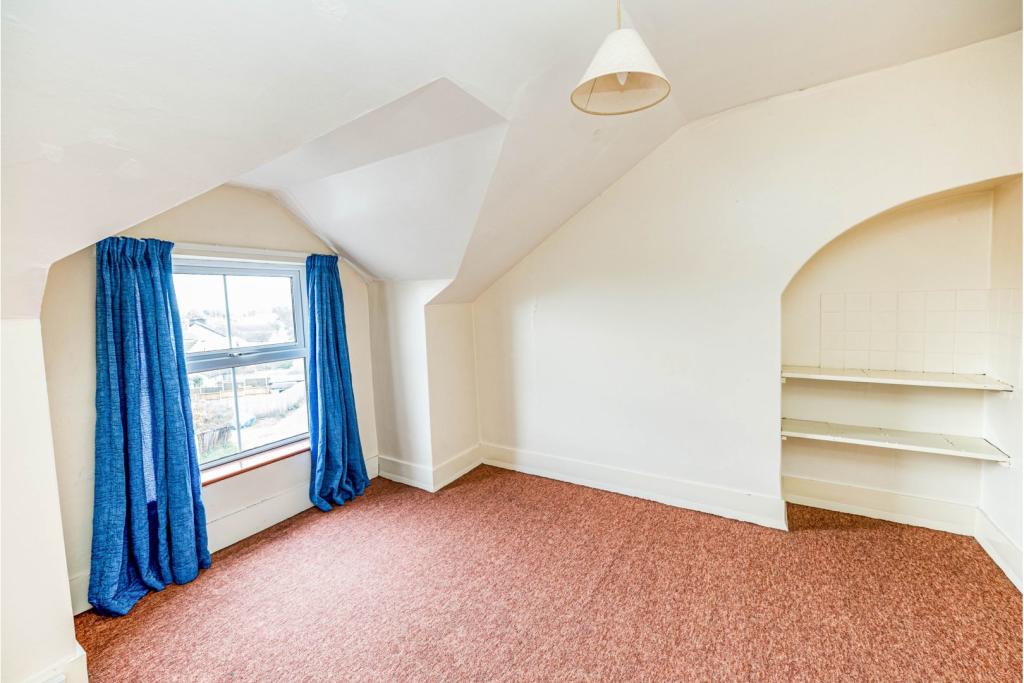 10 bedroom terraced house for sale in Tring Road, Aylesbury, HP20