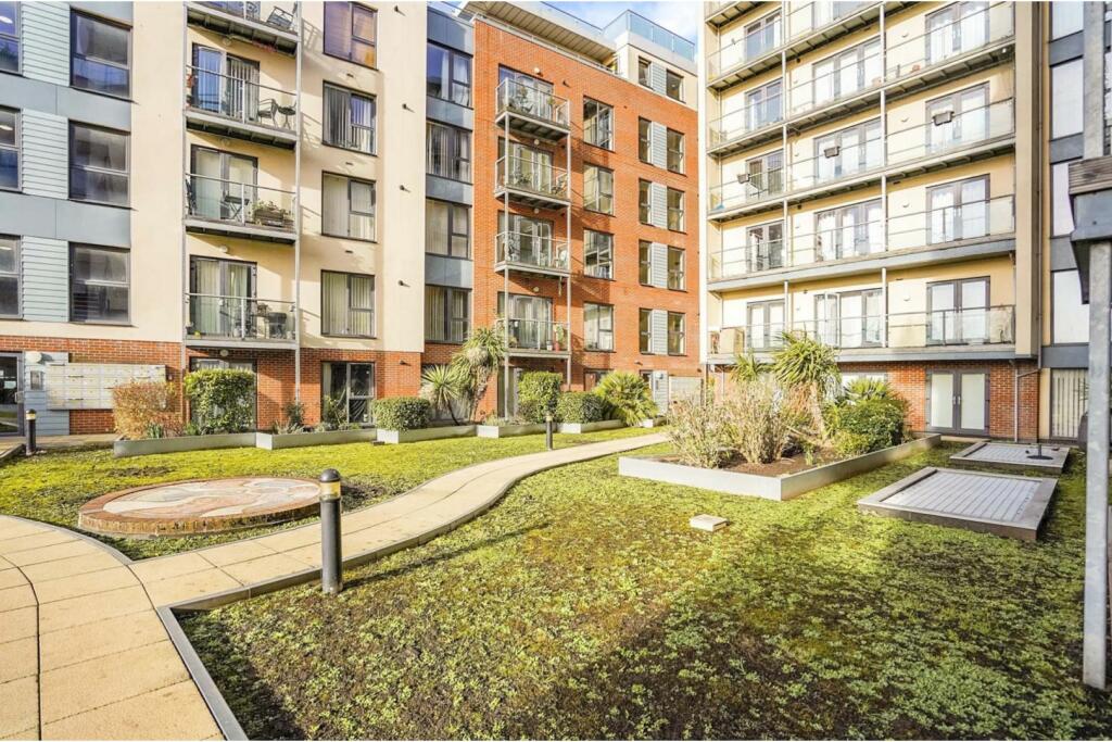 Main image of property: Midland Road, Hemel Hempstead, HP2