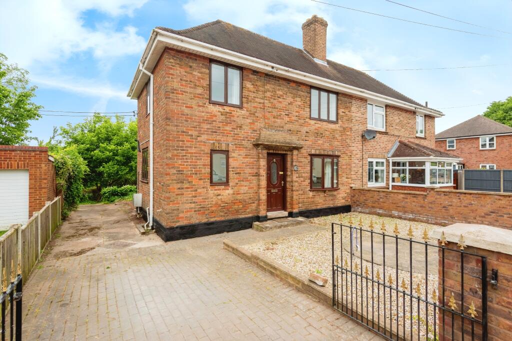 3 bedroom semidetached house for sale in Walford Road, Rossonwye, HR9