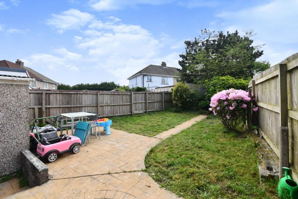3 bedroom semidetached house for sale in Edge Hill, Blackwood, NP12