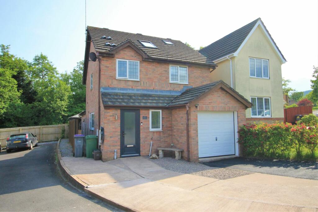 4 bedroom detached house for sale in Pensarn Way, Cwmbran, NP44