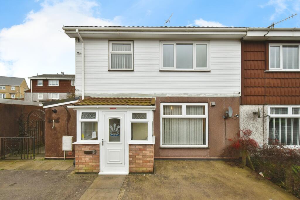 3 bedroom semi-detached house