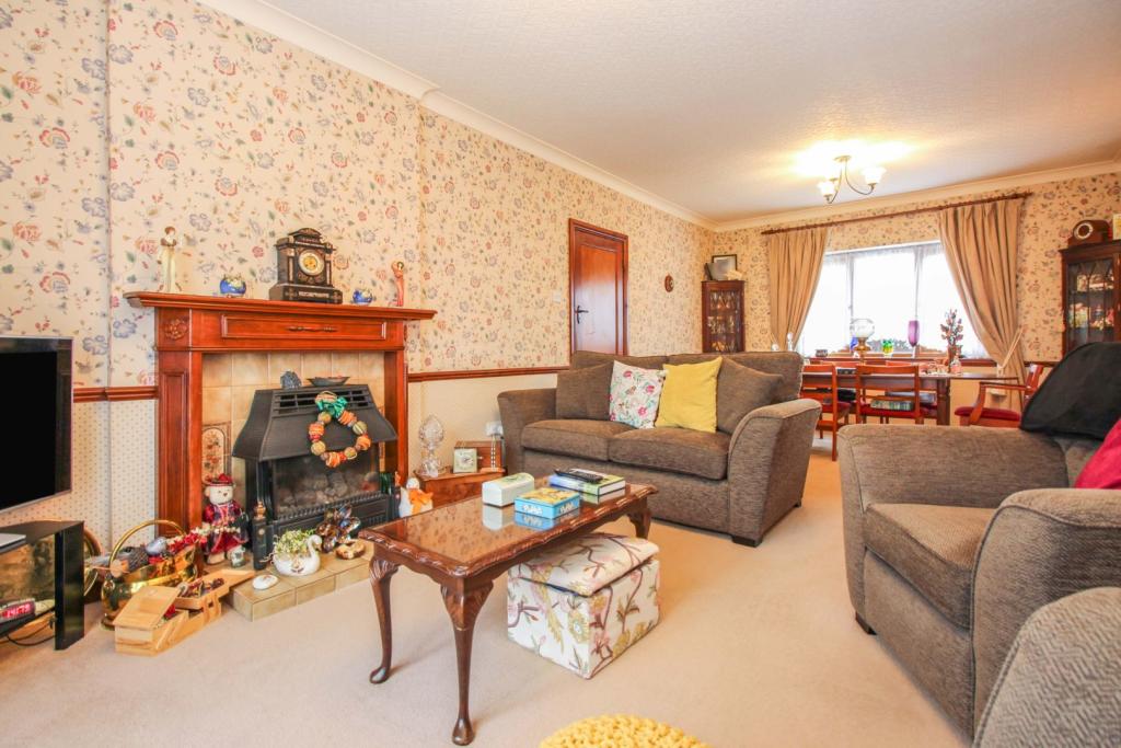 3 bedroom detached bungalow for sale in Lincoln Road, Washingborough
