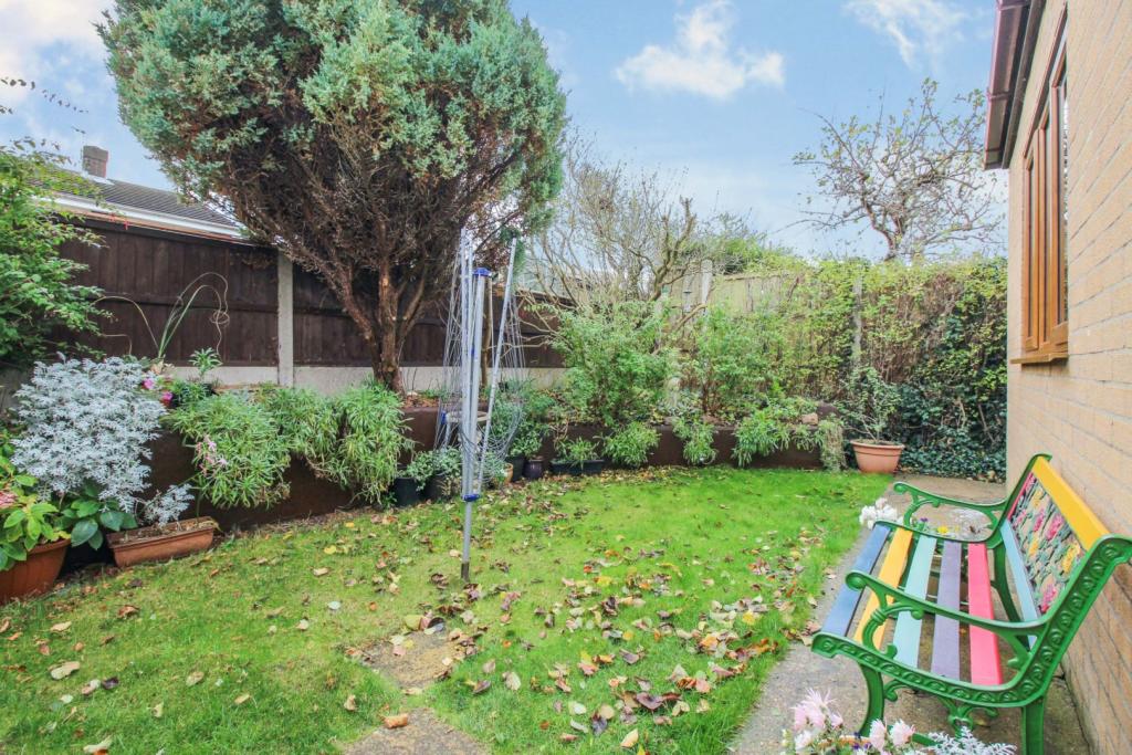 3 bedroom detached bungalow for sale in Lincoln Road, Washingborough